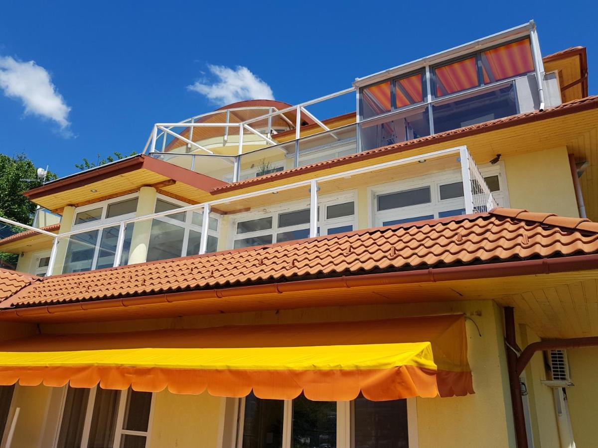 Astra Apartman Tatabánya Eksteriør bilde